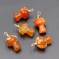 Colgantes de hongo de ágata naranja hechos a mano con alambre de acabado dorado - Ágata roja