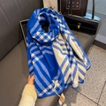 Detail of blue and white plaid scarf featuring refined hem finish and knit texture - 53*192cm / Blue