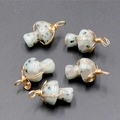 Cinco colgantes de seta de 20mm en piedra natural con alambre dorado envuelto - Azul de Tianshan