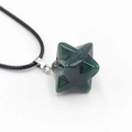 Pendentif étoile Merkaba en pierre naturelle verte avec cordon tressé noir - Agate d'Inde