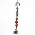 Vue détaillée du pendentif arbre de vie fait main avec sept pierres naturelles chakra - Corde Marron Arbre Rond Bronze Suspension Tissée