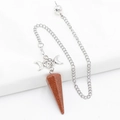 Collana a pendolo in pietra d'oro marrone a forma di cono con luna e pentagramma - Pietra del sole (Sintetico)