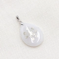 Collier en quartz blanc goutte d'eau avec gravure de Bouddha Zen bouddhiste argentée - Cristal blanc