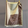 Détail d'une écharpe en patchwork à motifs cachemire avec fleurs et bords à franges - Coutures Marron Vert (GSJ-527-Marron Vert)