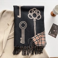 Dicker Kaschmir-Schal mit Vintage-Schlüsselmuster und Hahnentritt-Karos in Schwarz - Schwarz