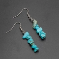 Orecchini bohémien con pietre di turchese blu irregolari e ganci in metallo argento - Turchese blu
