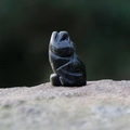 Statuette de loup en obsidienne noire sculptée à la main en cristal naturel - Obsidienne