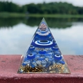 Energie-Pyramide aus Lapislazuli mit bösem Blick und Goldfolie im Freien - Blauer Stil M2 (Innere Kupferspirale Böser Blick)