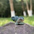 Mini figura de elefante tallada a mano en ágata de musgo natural con texturas - Ágata de la India