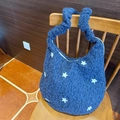 Donkerblauwe gebreide draagtas met sterrenpatroon en een geplooide schouderriem - Marineblauw Ster Halve Cirkel Trekkoord Tote Tas