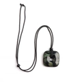Pendentif carré en pierre naturelle avec collier à cordon noir réglable - Pierre de Moineau