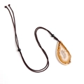 Collier pendentif en tranche d'agate naturelle avec cordon tressé marron beige - Agate naturelle