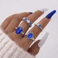 Detailaufnahme des 4-teiligen Ring-Sets mit blauen Kristallen und Silber-Finish - Silber Blau 4-teiliges Set (23643-silver blue)