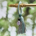 Ciondolo nappa verde fagiolo fatto a mano con pietra di cristallo viola e perline - Blu