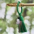 Portachiavi bohémien con nappa verde intrecciata e ciondolo in cristallo di ametista - Verde Erba