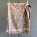 Detail von rosa Pashmina-Schal mit Paisley-Muster und eleganten Fransen für Damen - Paisley Blumen Pink Violett (GSJ-549-Khaki)