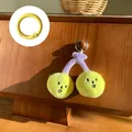 Niedlicher gelber Plüsch-Kirsch-Schlüsselanhänger mit Stickerei für Handtaschen - Gelber Kirsch-Emoji-Anhänger