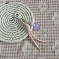 Pastellfarbener Schlüsselanhänger mit bunten Ringen und lila Herzanhänger - Love Pfirsichrosa Schlüsselband