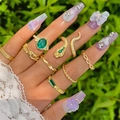 Retro Gold Schlangenring Set mit smaragdgrünen Kristallen und Vintage Twist Ringen - Schlangen-Smaragd 8-teiliges Set (26586-gold)