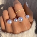 Eleganter Goldring mit vier weißen Perlen an der Hand für einen minimalistischen Look - Goldfarbener Einzelring mit vier Künstlichen Perlen (15335-gold [Sonderangebot])