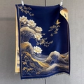 Detail von blauem Pashmina mit Lotus-Meereswellen-Stickerei und feinen Quastenfransen - Marineblau