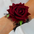 Gothic vingerketting met kant en donkerrode fluwelen roos voor Halloween-stijl - Wimperkant Polsbloem (30526-bra-black-1)
