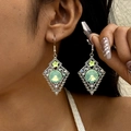 Orecchini vintage in argento traforato con pietra preziosa verde e nappe - Orecchini a Rombo Cavi Verde Frutta (27039-green)