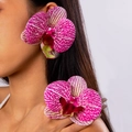 Detailansicht der 3D-Orchideen-Ohrringe und Ring-Set mit lila Streifen und mattem Finish - Rosenlila Streifen (27335-5-colour)