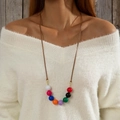 Bohemian kleurrijke hars kralen lange ketting met bloem accenten en bruin koord - Boheemse Veelkleurige 8-Kralen Stijl (27412-colour)