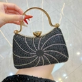 Sac de soirée noir élégant avec strass en spirale et poignée en anneau doré chic - Noir