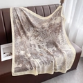 Eleganter 90x90cm beige Schal mit Vintage Tropendschungel und Architekturaufdruck - Hellbeige