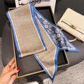Sciarpa in seta double-face con motivi paisley e geometrici su un vassoio - 15*150cm / Blu (FX-270)