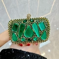 Elegante bolso de noche verde esmeralda con cristales brillantes y marco dorado - Verde