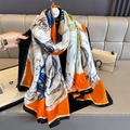Sciarpa in seta satinata con stampa floreale arancione e blu su giacca nera - Arancione (F-449)
