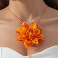 Böhmische große orangefarbene Stoffblumen-Halskette für Damen im Strandurlaub-Stil - Orangefarbene 3D-Blumen-Halskette mit Kordel (31118-nek-ora-EP)