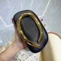 Luxuriöse schwarze Abend-Clutch für Damen mit geschwungenem goldenem Metallgriff - Schwarz