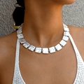 Dettaglio della collana a maglie quadrate argento con texture martellata - Collana a Maglie Quadrate Martellate Argento (27736-white)