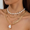 Gros plan sur le collier multi-rangs avec perles élégantes et fermoir OT doré brillant - Style de Pendentif Baroque de Cœur de Perle à Quatre Couches / Or (31002-nek-G-EP)