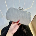 Funkelnde silberne Abendtasche mit durchgehenden Strasssteinen und Metallgriff - Silber