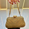 Lussuosa pochette da sera dorata con strass scintillanti e manico in cristallo - Oro