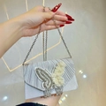 Borsa da sera plissettata argento con farfalla di strass e tracolla a catenella - Argento