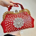 Luxuriöse rote Abendtasche mit Krokodilmuster, Strasssteinen und Kristallblumen-Design - Burgunderrot