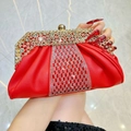 Pochette de soirée luxe rouge vif avec armature dorée et ornements en strass brillants - Rouge
