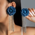 Orecchini a fiore in denim blu con lunghe nappe di frangia in strass argentati - Stile Nappa Rosa in Denim Blu Scuro (28656-blue)