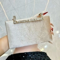 Bolso de noche de terciopelo oro champán con asa decorada con brillantes diamantes - Albaricoque