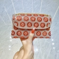 Elegante borsa da sera con fiori di cristallo rosso e tracolla a catena d'oro - Rosso