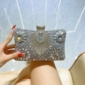 Pochette da sera argento con motivo floreale di strass e chiusura in metallo elegante - Argento