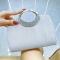 Elegante bolso de noche plisado plateado con asa de anillo adornada con strass - Plateado