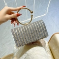 Pochette de soirée argentée scintillante avec poignée ronde en métal doré pour fête - Doré