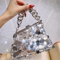Borsa da sera con paillettes argento e manico a catena metallica per feste - Argento